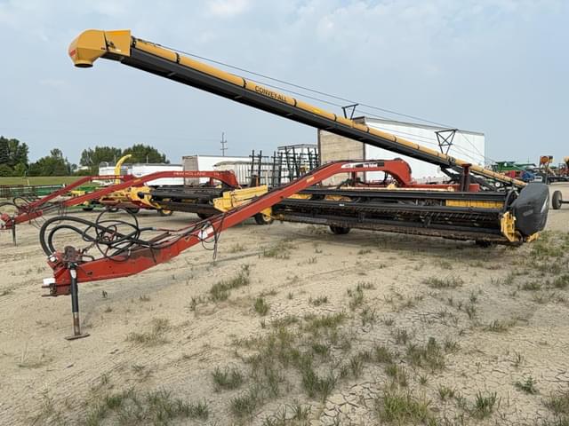 Image of New Holland 1475 equipment image 4