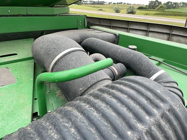 Image of John Deere 9760 STS equipment image 4