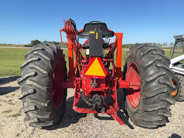 Image of International Harvester 560 equipment image 2