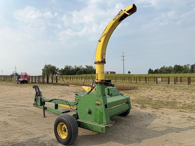 Image of John Deere 3940 equipment image 1