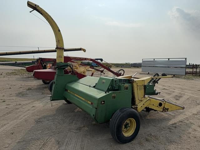 Image of John Deere 3940 equipment image 3
