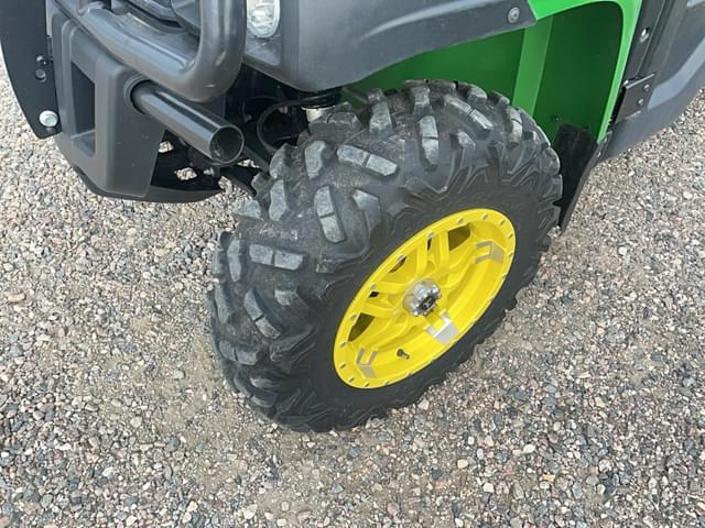 Image of John Deere XUV 825M equipment image 2
