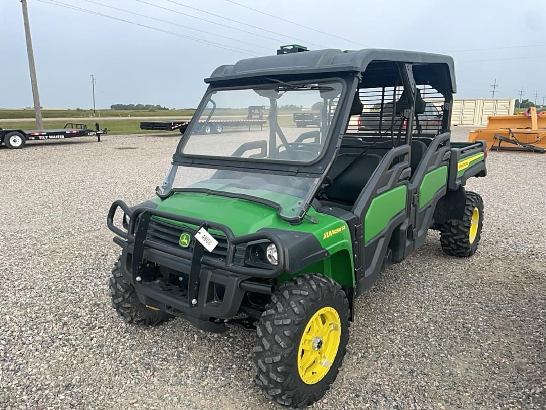 Image of John Deere XUV 825M Primary image