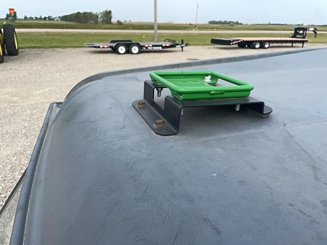Image of John Deere XUV 825M equipment image 4