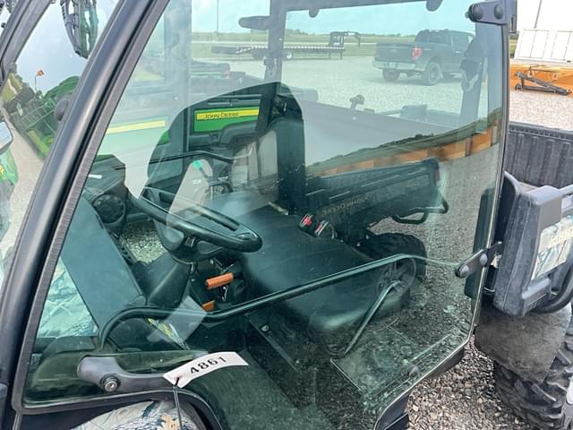 Image of John Deere Gator XUV 825i equipment image 4