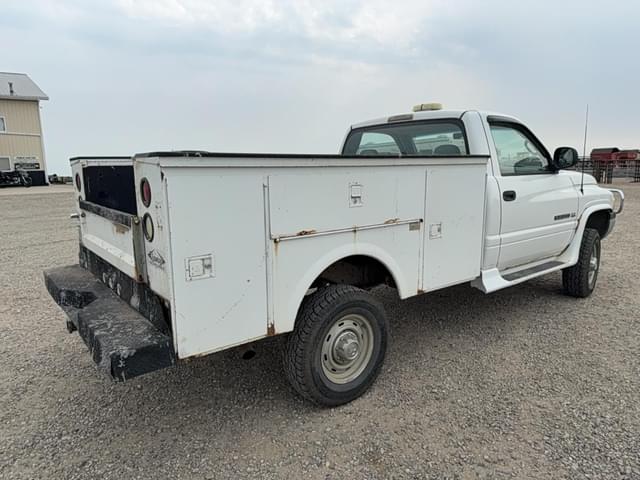 Image of Dodge Ram 2500 equipment image 3
