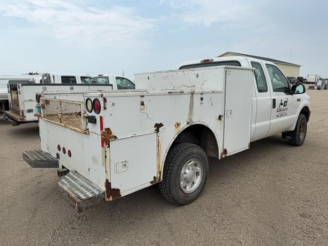 Image of Ford F-250 equipment image 3