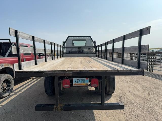 Image of GMC T7500 equipment image 2