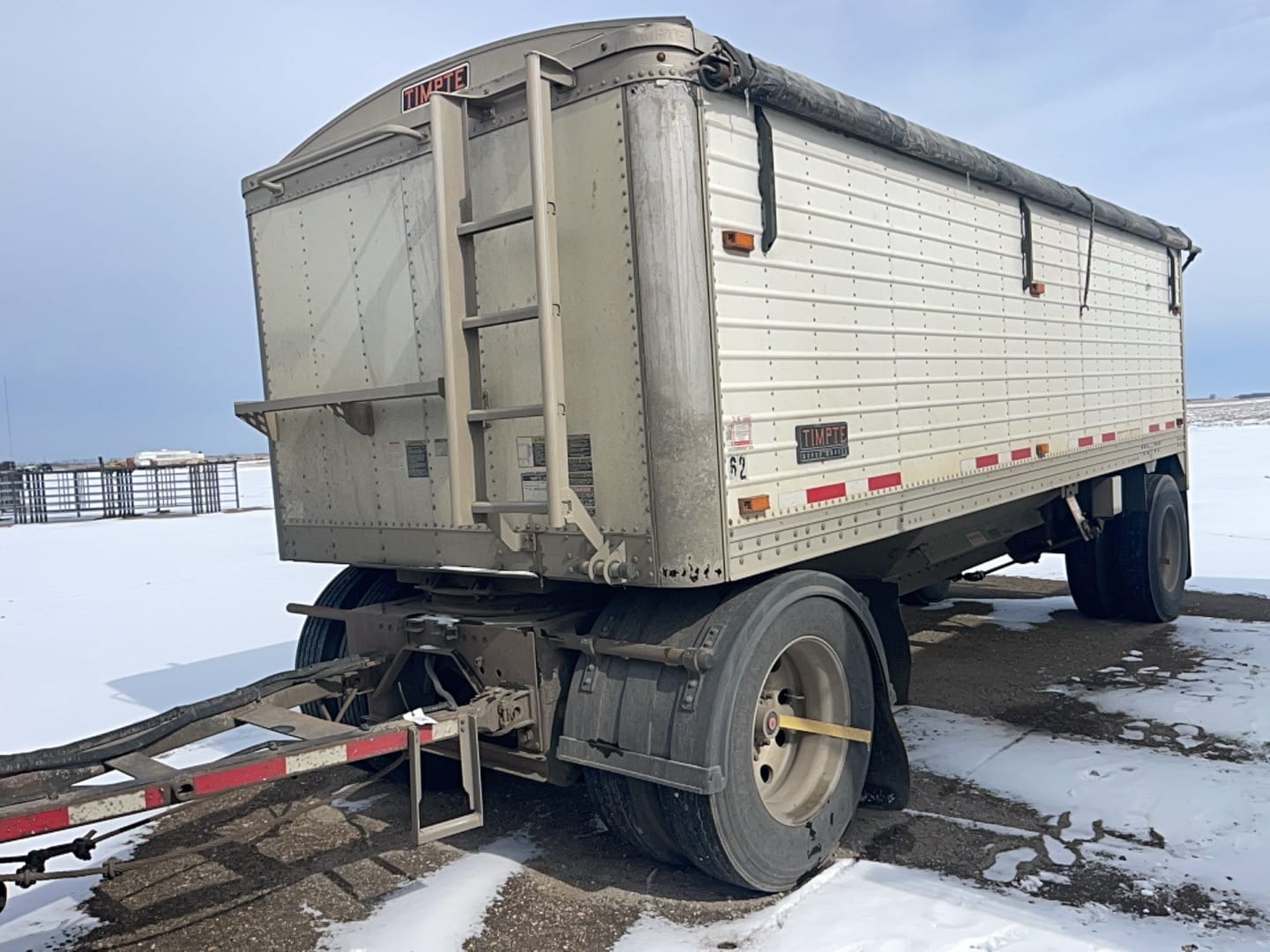 2016 Timpte Super Hopper Equipment Image0