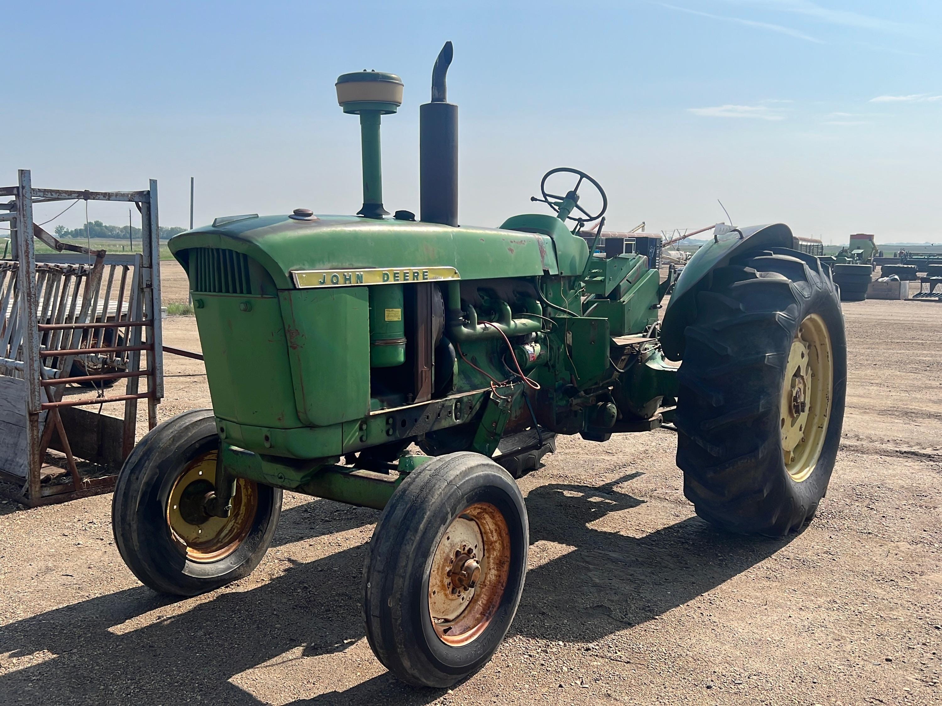 Main image John Deere 4010