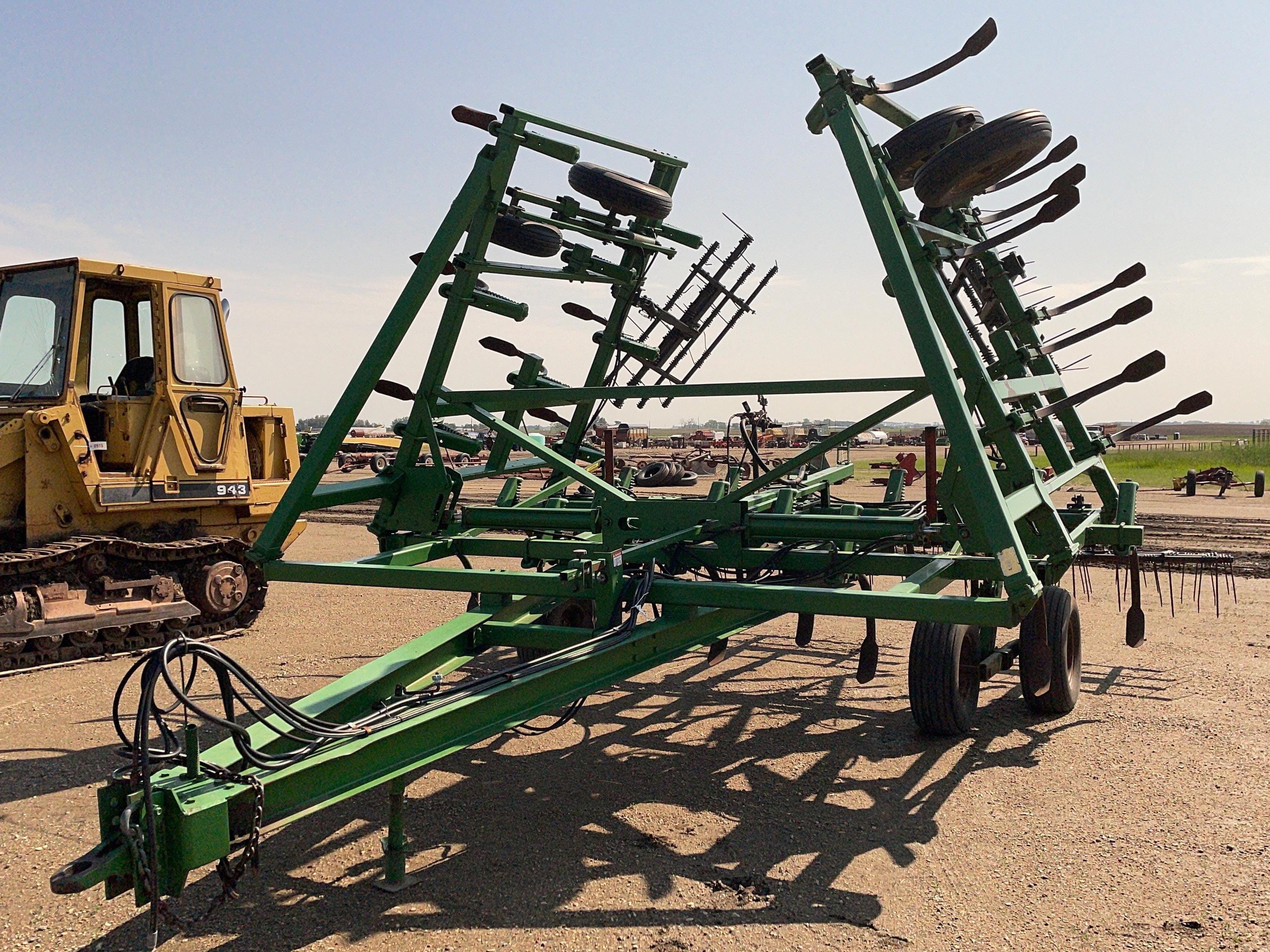 Main image John Deere 610