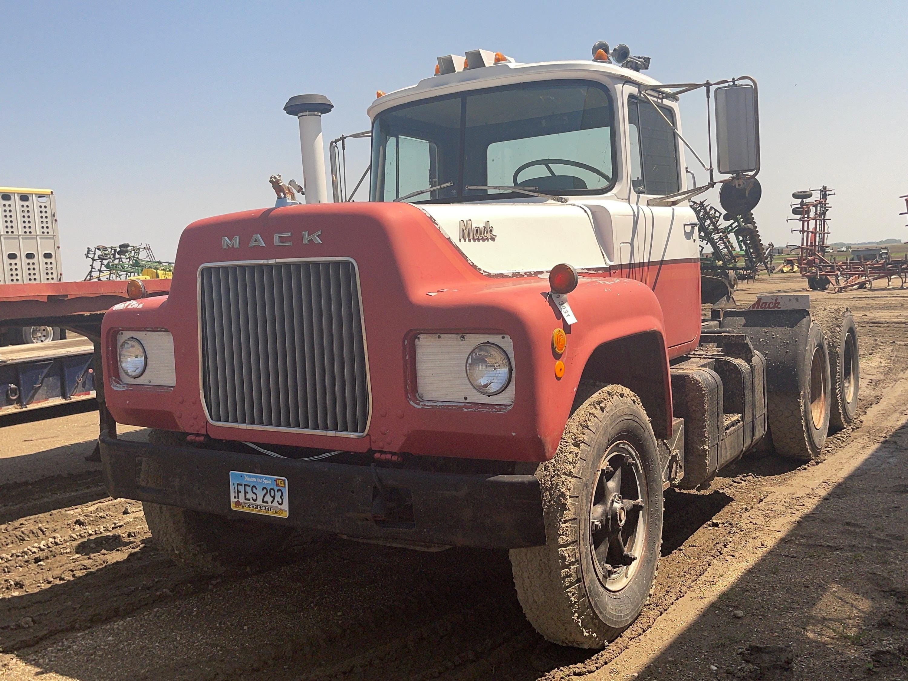 Main image Mack R600