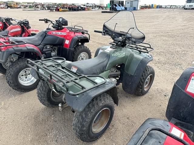 Image of Honda Fourtrax 300 equipment image 3