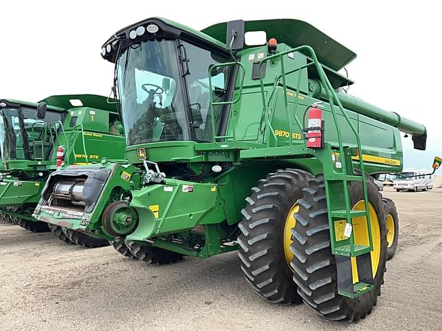 Image of John Deere 9870 STS equipment image 2