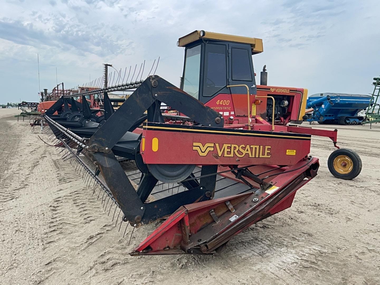 Main image Versatile 4400