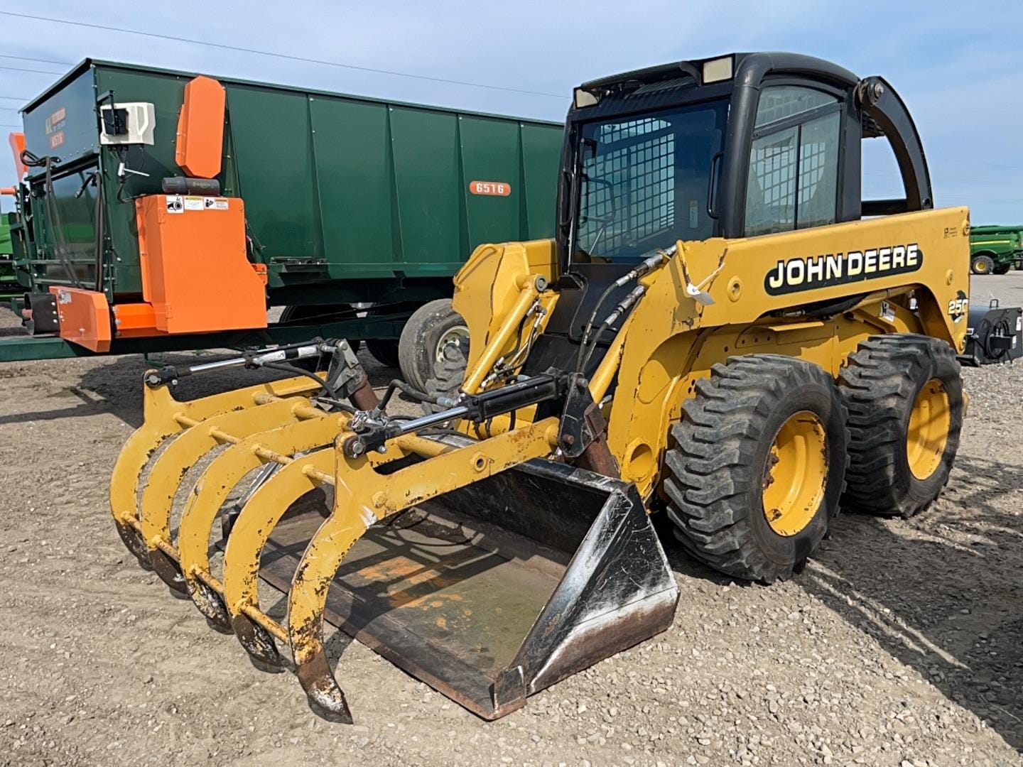 Main image John Deere 250