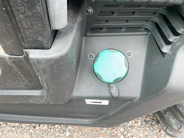 Image of John Deere XUV 865M equipment image 4