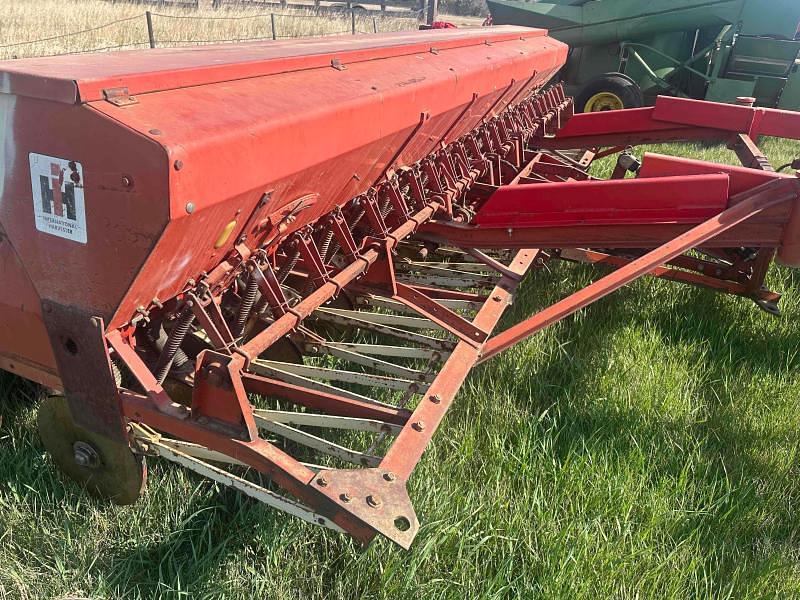 Image of International Harvester 100 Primary image