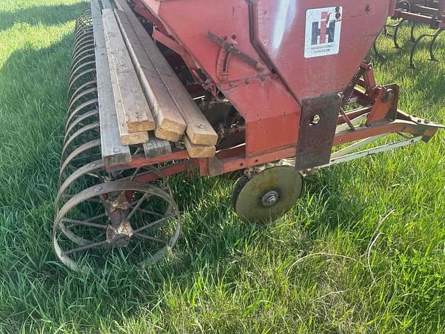 Image of International Harvester 100 equipment image 4