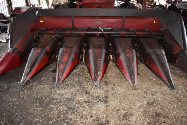 Image of International Harvester 1063 equipment image 2