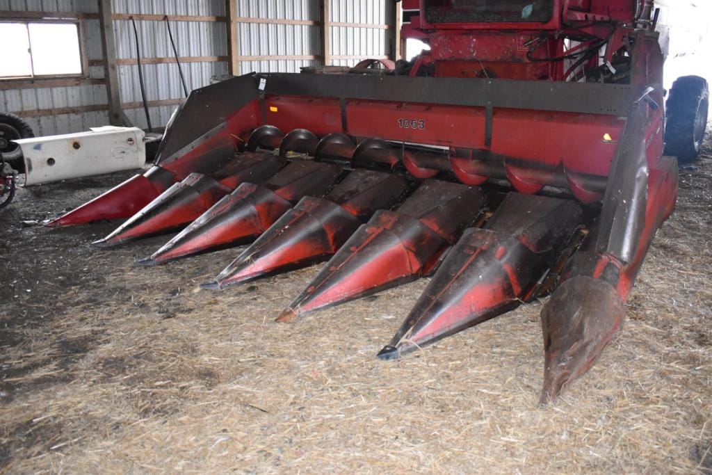 International Harvester 1063 Equipment Image0