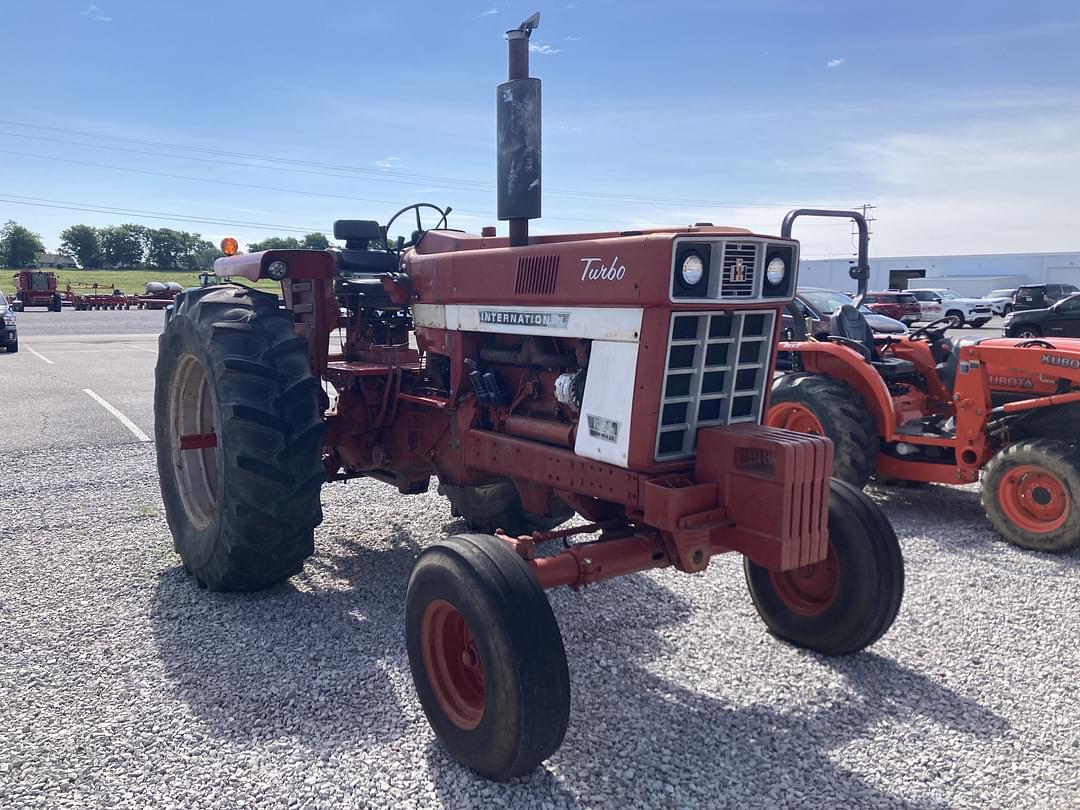 Image of International Harvester 1066 Primary image