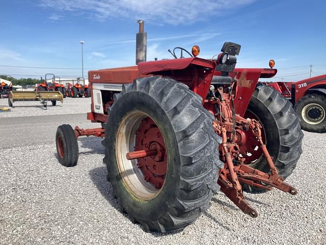 Image of International Harvester 1066 equipment image 4