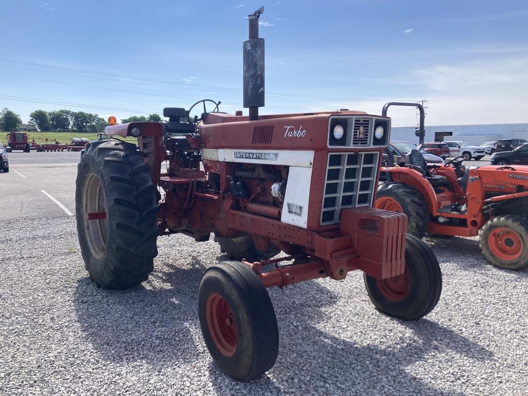 Image of International Harvester 1066 Primary image