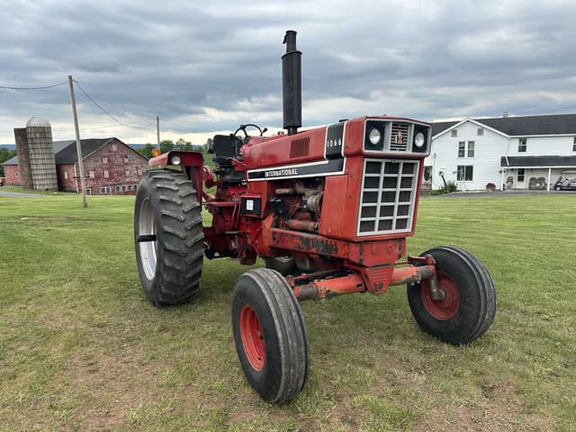 Image of International Harvester 1066 equipment image 1