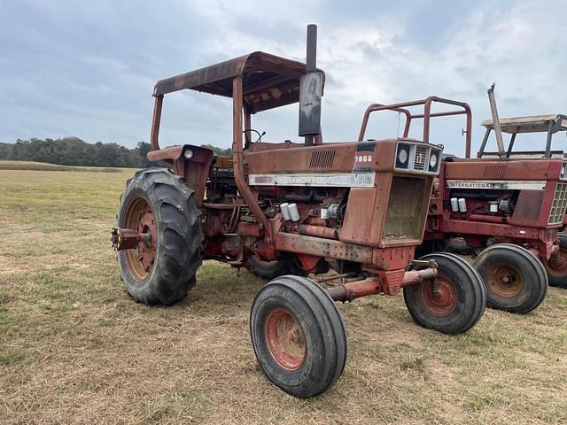 Image of International Harvester 1066 equipment image 2