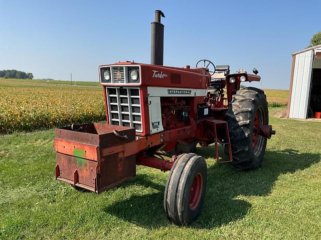 Image of International Harvester 1066 equipment image 1