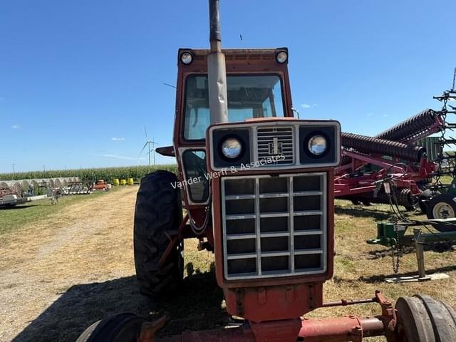 Image of International Harvester 1066 equipment image 4