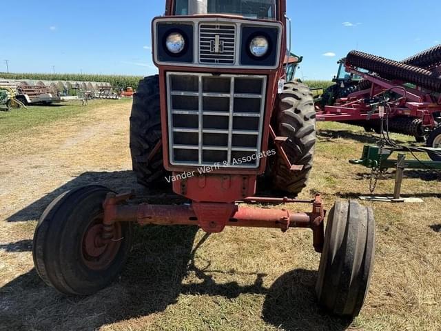 Image of International Harvester 1066 equipment image 3