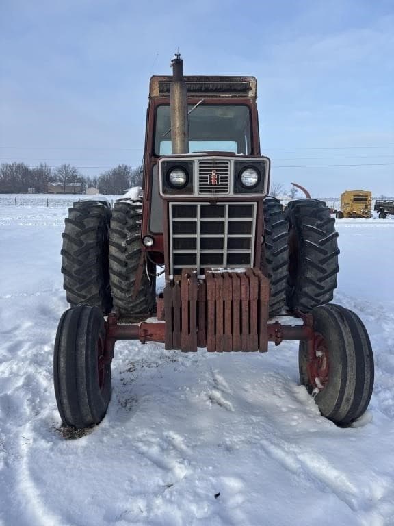 Image of International Harvester 1066 equipment image 1