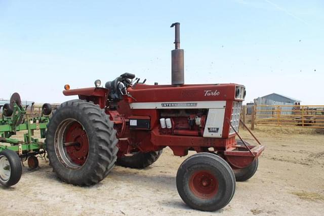 Thumbnail image International Harvester 1066 1