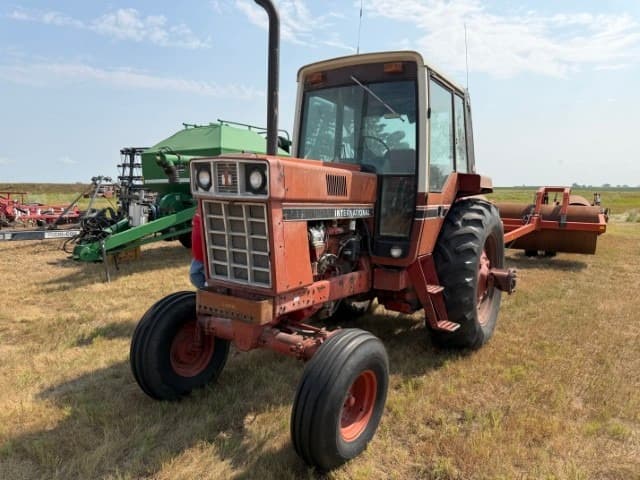 Image of International Harvester 1086 equipment image 2