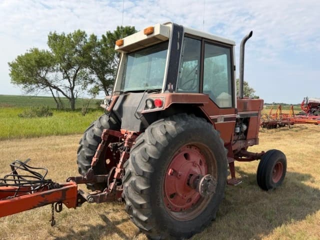 Image of International Harvester 1086 equipment image 4