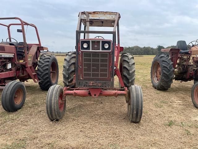 Image of International Harvester 1086 equipment image 1