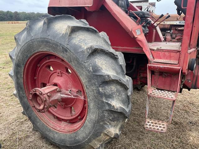 Image of International Harvester 1086 equipment image 4