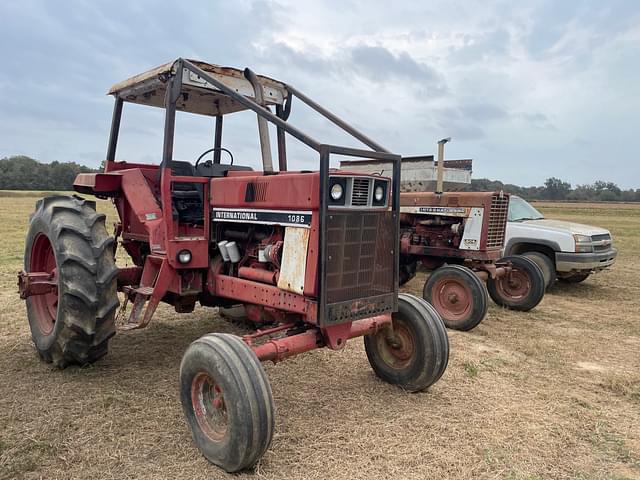 Image of International Harvester 1086 equipment image 2