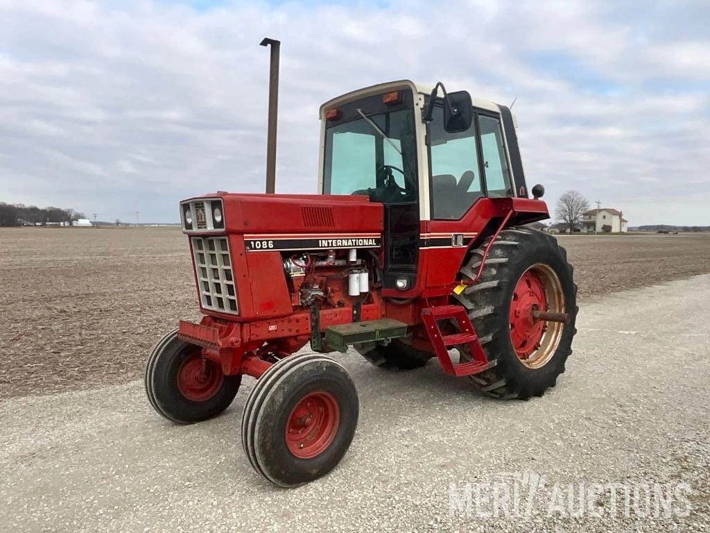 Main image International Harvester 1086