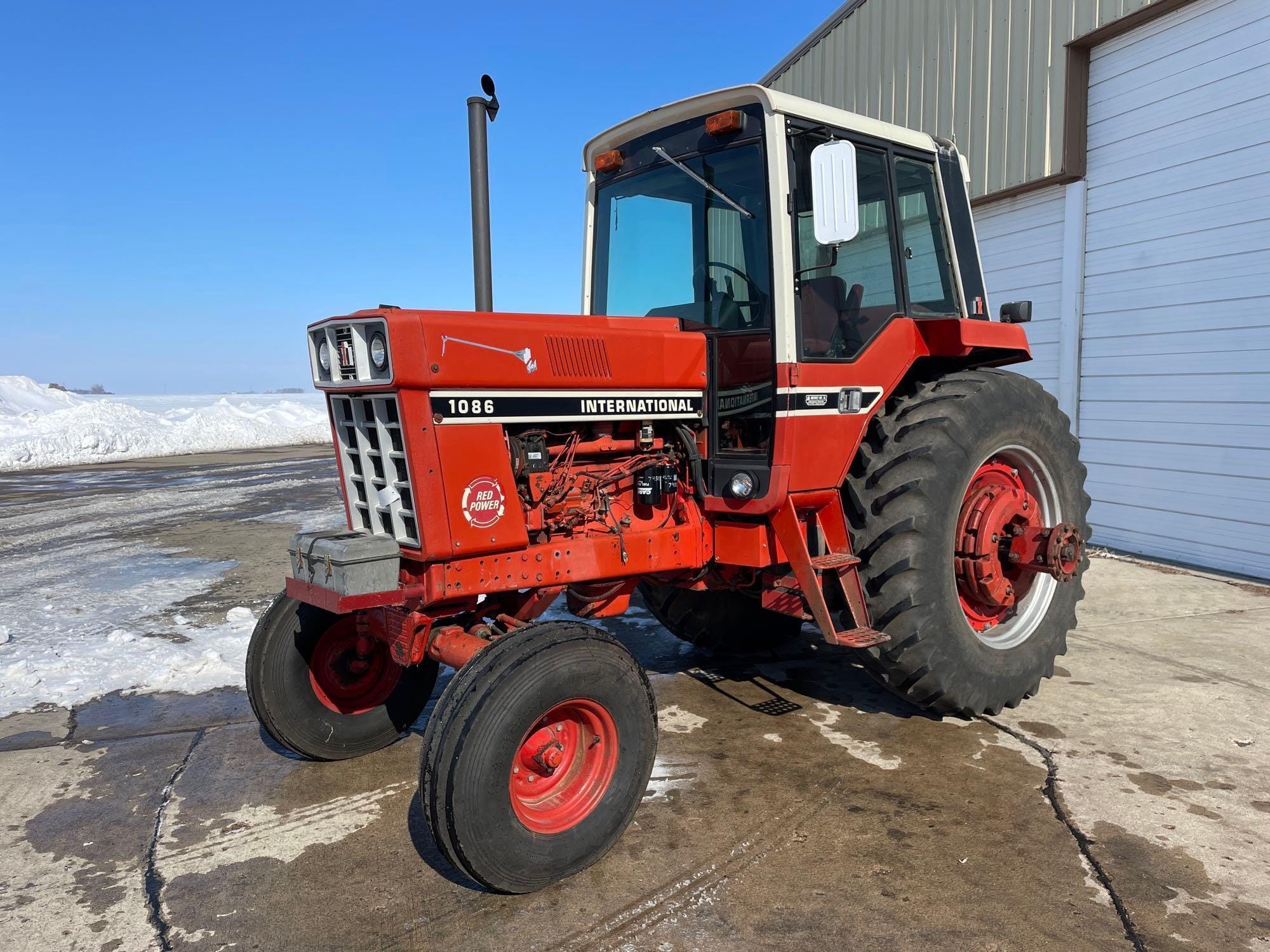 Main image International Harvester 1086
