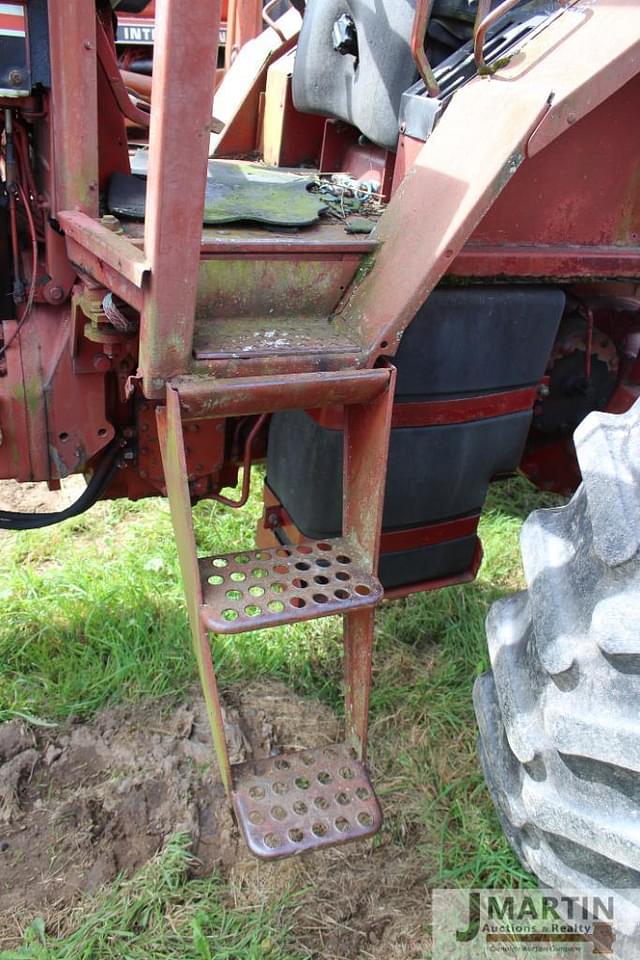 Image of International Harvester 1086 equipment image 4