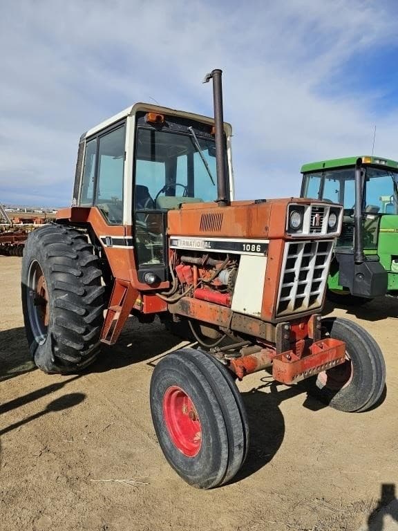 Image of International Harvester 1086 equipment image 2