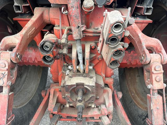 Image of International Harvester 1086 equipment image 4