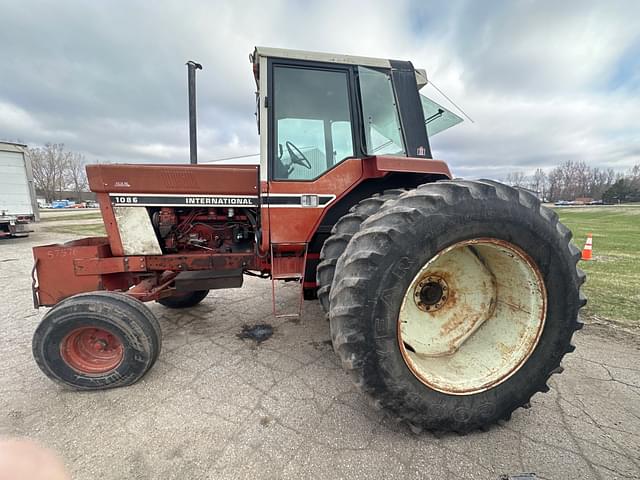 Image of International Harvester 1086 equipment image 1