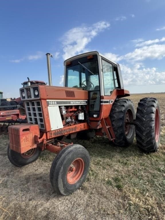 Image of International Harvester 1086 equipment image 3