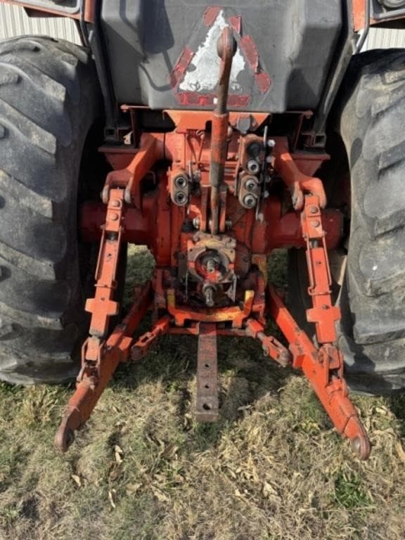 Image of International Harvester 1086 equipment image 4