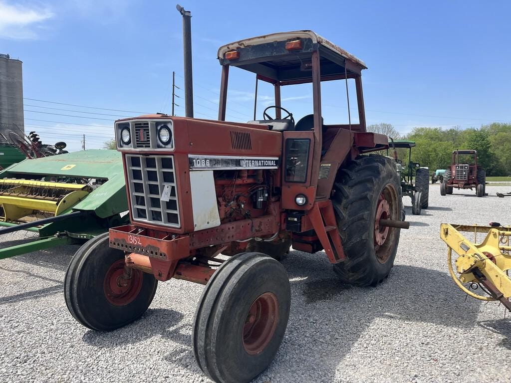 Main image International Harvester 1086