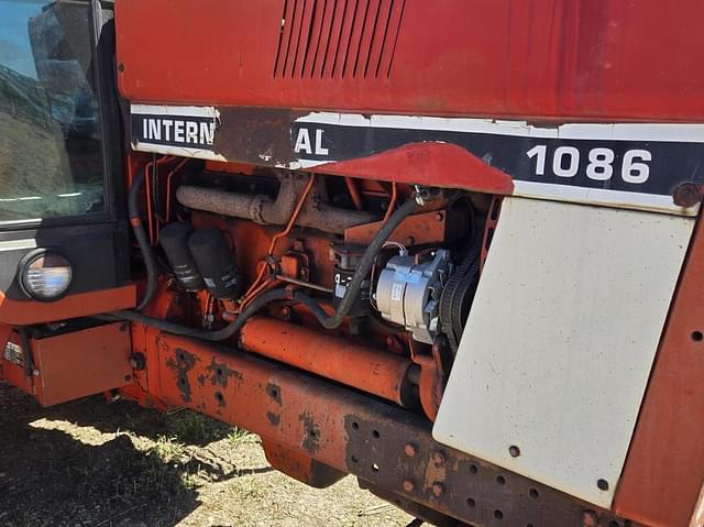 Image of International Harvester 1086 equipment image 4